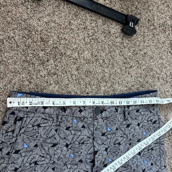 Tommy Bahama Abstract Print IslandZone Performance Golf Men’s Shorts 32X8 - Picture 4 of 9